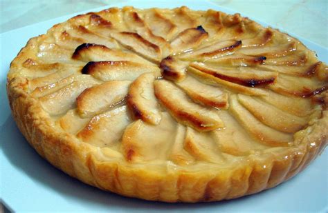 Tarta de manzana casera con hojaldre y relleno