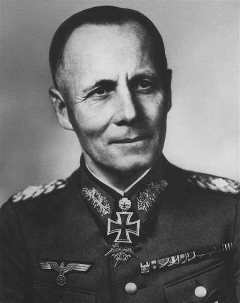 Retrato fotográfico de Erwin Rommel en uniforme militar