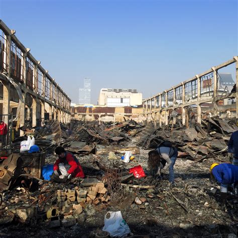 Ruinas del Mercado Modelo de Temuco después del incendio