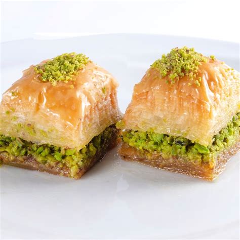 Baklava tradicional con nueces y pistachos