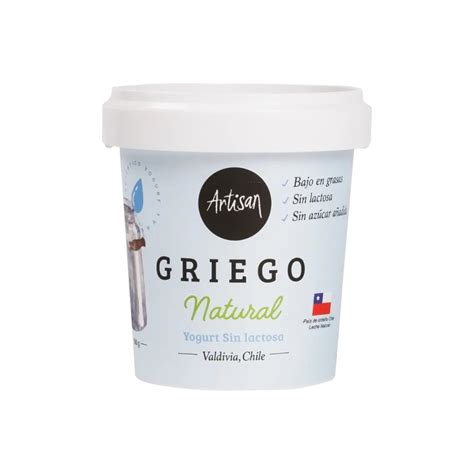 Infografía comparativa: yogurt griego tradicional vs. yogurt artesanal Artisan con ingredientes naturales