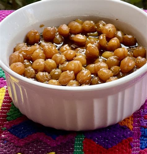 Panela y especias para garbanzos en miel