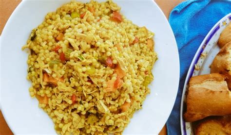 Plato de marmaón hondureño con pollo y vegetales