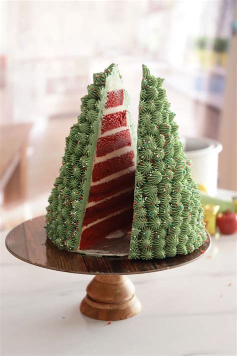 Tarta en forma de árbol de Navidad decorada
