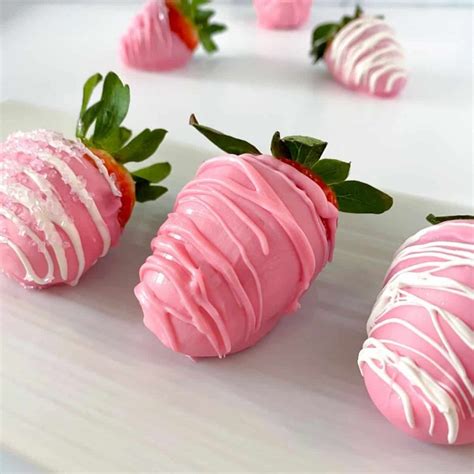Cakepops decorados con cobertura rosa de chocolate Ruby
