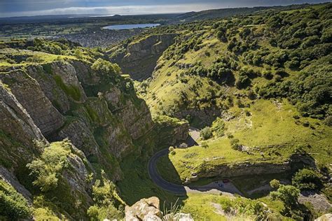 Mapa de la región de Somerset y la Garganta de Cheddar en Inglaterra, resaltando la cuna del queso cheddar