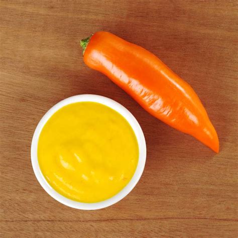 Imagen de pasta de ají amarillo casera en un frasco