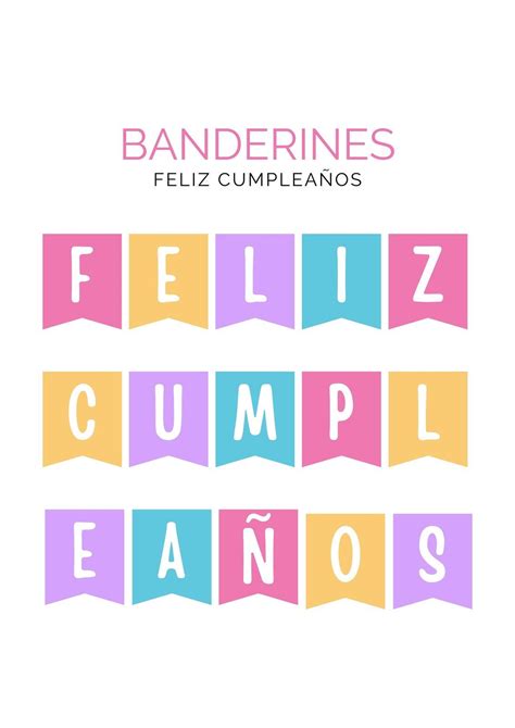 Foto de una tarta de cumpleaños con banderines 