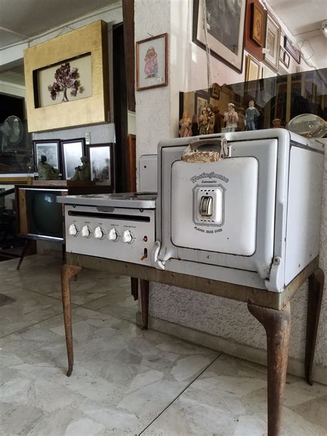 Antigua estufa de gas con horno