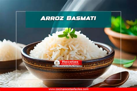 Imagen de arroz basmati cocido suelto con especias, típico de un plato pilaf.