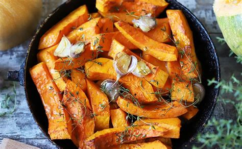 Calabaza asada con hierbas y ajo para puré