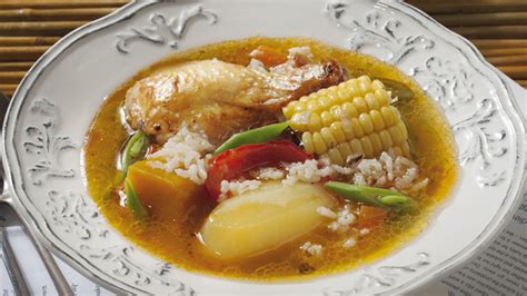 Cazuela de ave lista en el plato