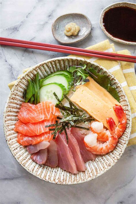 Infografía: Diferencias entre Sushi Salad, Chirashi y Poké