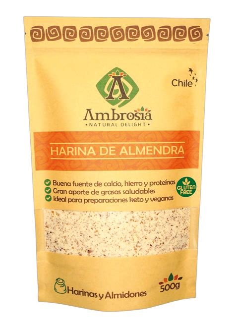 Paquete de harina de almendra Ambrosia junto a almendras enteras