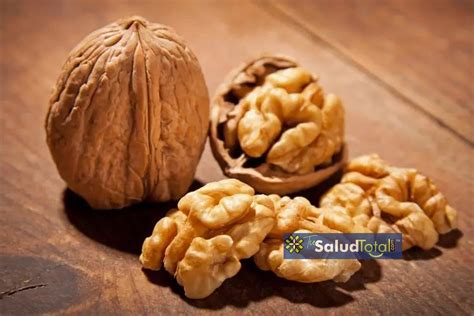 Infografía detallando el perfil nutricional de las nueces