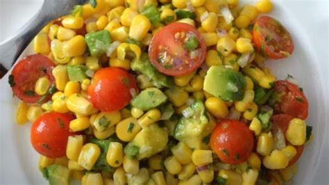 infografía de tabla nutricional detallada de ensalada de choclo