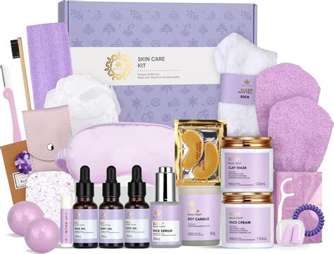 Productos de cuidado facial en caja de regalo