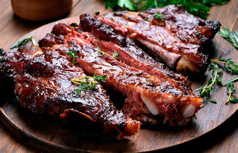 Costillar de vacuno ahumado con cocción lenta y carne tierna