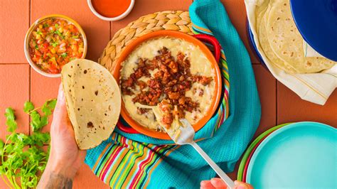 Queso Fundido con chorizo y tortillas
