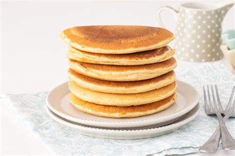 Imagen de tortitas americanas apiladas con sirope