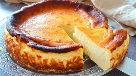 Tarta de queso de La Viña con su característico aspecto rústico y dorado