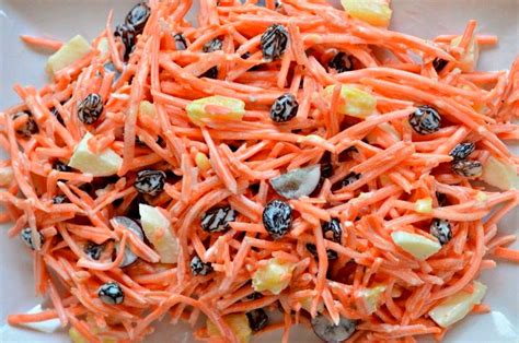 Ensalada de zanahoria sencilla con ajo y nueces