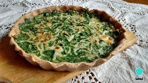 Plato de tallos de acelga gratinados con salsa blanca y queso