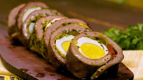 Relleno del matambre con vegetales y huevos