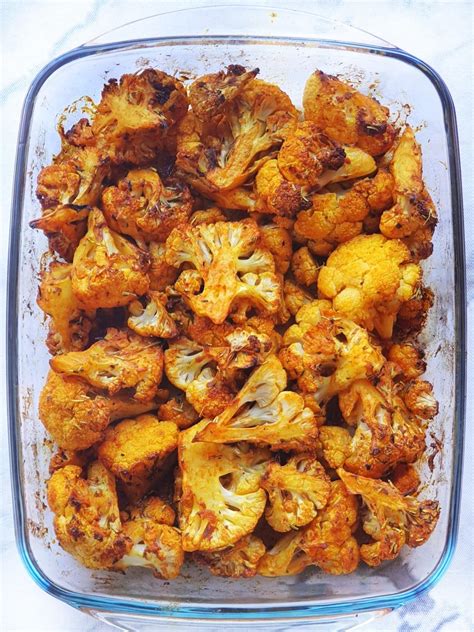 Plato de coliflor asada con cúrcuma y especias