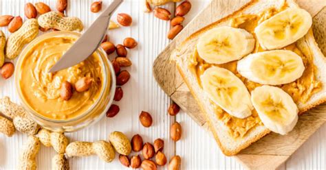 Ingredientes para los rollitos de mantequilla de maní y plátano