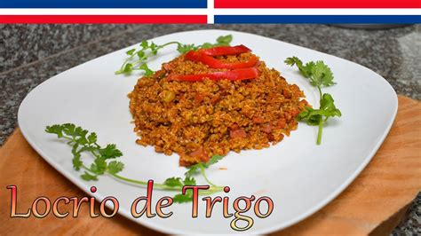 Fotografía del locrio de trigo listo para servir, con cilantro fresco espolvoreado.