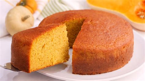 Variedad de pasteles de calabaza, incluyendo pie, bizcocho y torta