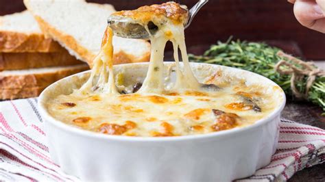 Esquema de los pasos para gratinar almejas con queso