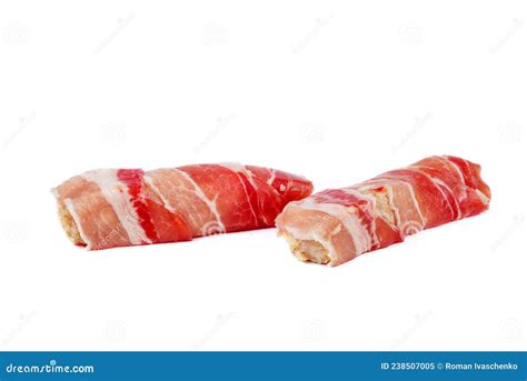 Imagen de los rollos de carne fría listos para cocinar.