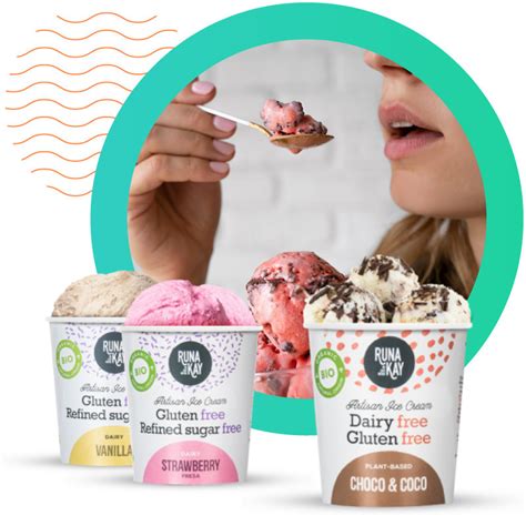 Helado casero de frutas sin lactosa y sin gluten decorado con frutos secos y chocolate