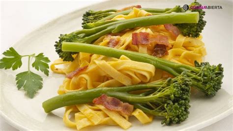 Colección de diferentes platos con bimi, mostrando su versatilidad culinaria
