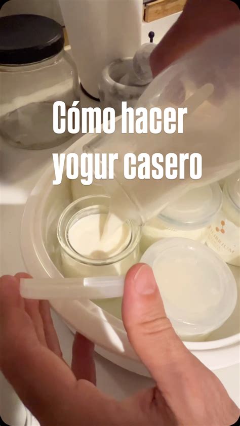 Ingredientes para yogur casero (leche, yogur natural, leche en polvo opcional)