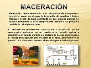 Cacerola con damascos cortados y azúcar, en proceso de maceración.