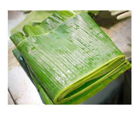 hojas de plátano limpias y cortadas