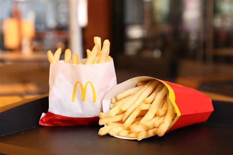 Foto de papas fritas de McDonald's en un empaque