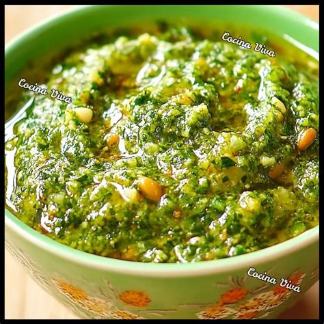 Pesto verde casero con albahaca fresca y piñones