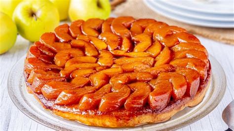 Proceso de horneado y desmoldado de una Tarta Tatin