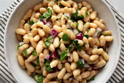 Ensalada de porotos blancos con limón y hierbas