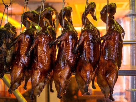 Infografía comparativa de métodos tradicionales y caseros para pato laqueado