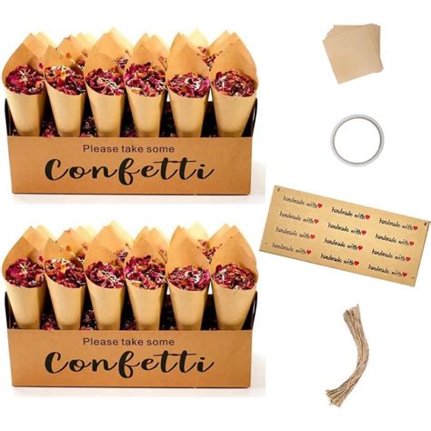 Un carrito vintage lleno de conos de papel con confeti biodegradable listo para ser repartido a los invitados.