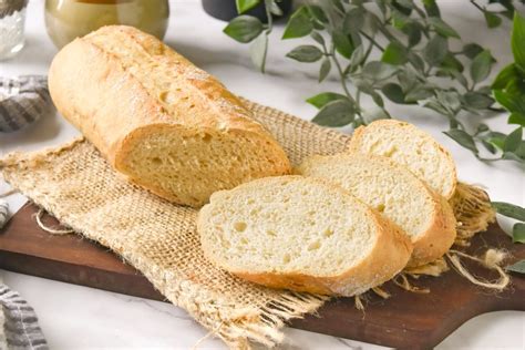 Infografía comparando la forma de una barra de pan, una hogaza y pan de molde.