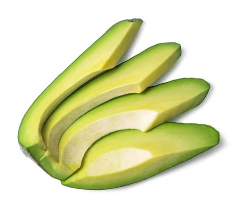 Detalle de las rebanadas de aguacate superpuestas en el rollo