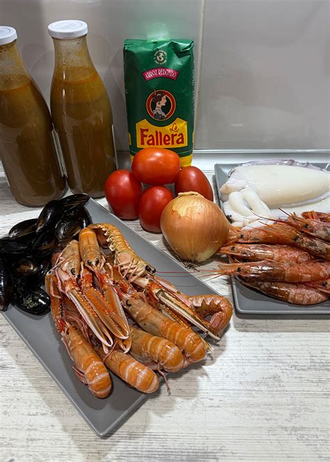 Esquema de preparación de ingredientes para arroz con mariscos en Thermomix