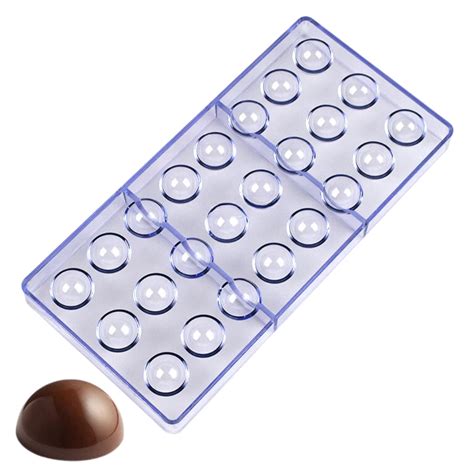 Diseñador: Variedad de moldes para chocolate con diferentes formas y tamaños.