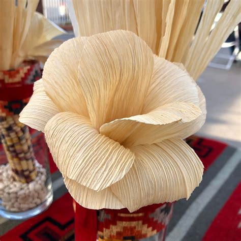 Artesanías hechas con hojas de maíz